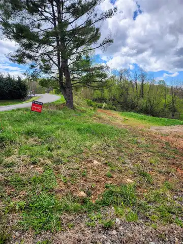 124 Bowens Road, Pembroke, VA 24136