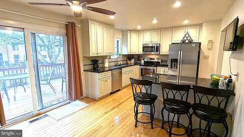 2973 BORGE ST, OAKTON, VA 22124