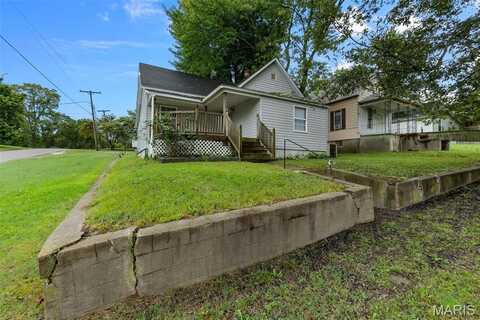 700 4th Street, Scott City, MO 63780