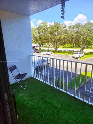 901 Hillcrest Dr, Hollywood, FL 33021