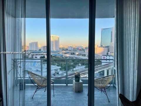 90 SW 3rd St, Miami, FL 33130