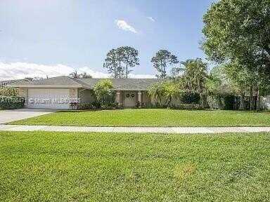 710 Daffodil Dr, Wellington, FL 33414