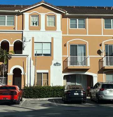 7100 NW 177th St, Hialeah, FL 33015