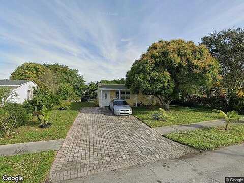 28Th, RIVIERA BEACH, FL 33404