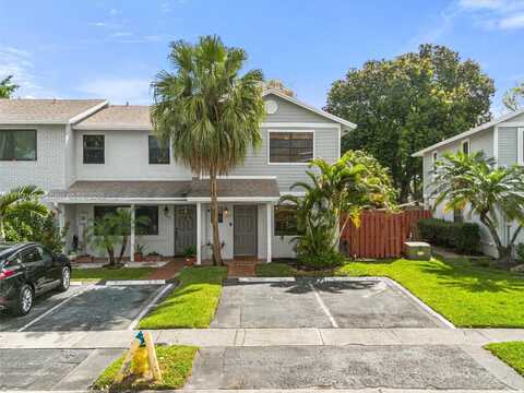 301 NW 106th Ter, Pembroke Pines, FL 33026