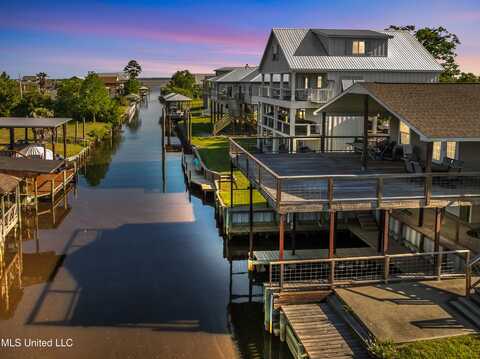 72 Good Street, Bay Saint Louis, MS 39520
