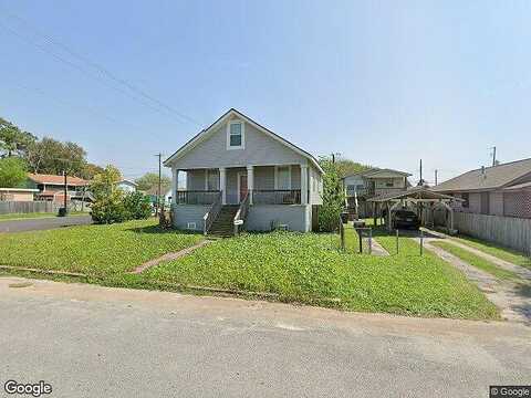 Avenue Q 1/2, GALVESTON, TX 77551