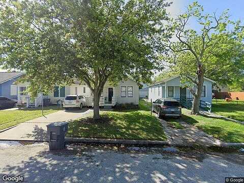 Avenue P 1/2, GALVESTON, TX 77551