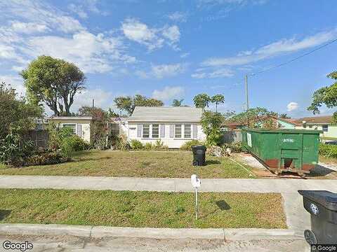 18Th, Lake Worth, FL 33460