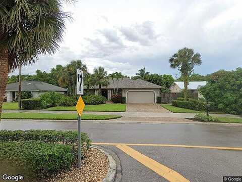 River Reach, NAPLES, FL 34104