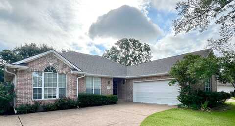 Caddie, COLLEGE STATION, TX 77845