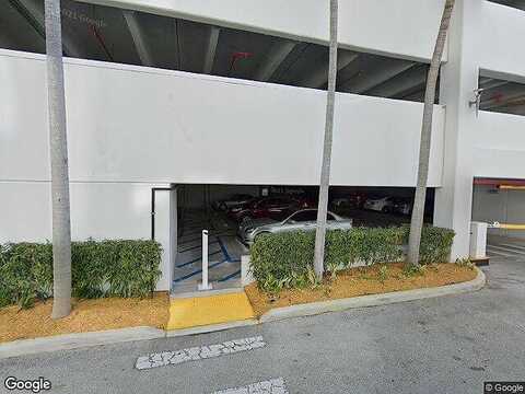 Ocean, HALLANDALE BEACH, FL 33009