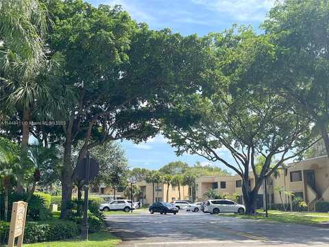 Lakeview Dr, Weston, FL 33326