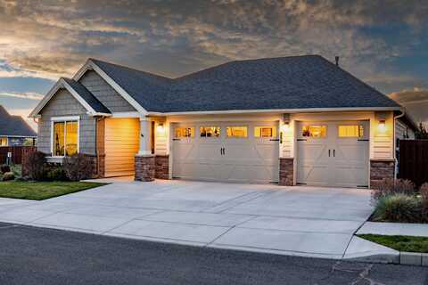 939 NE Hudspeth Circle, Prineville, OR 97754