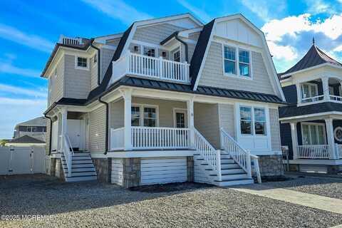 8 Pennsylvania Avenue, Lavallette, NJ 08735