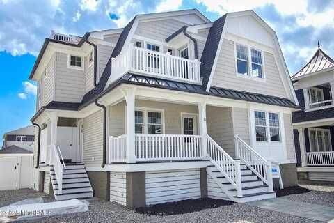 8 Pennsylvania Avenue, Lavallette, NJ 08735
