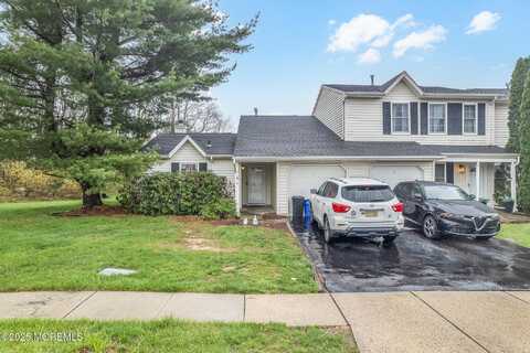 11 Seabreeze Square, Freehold, NJ 07728