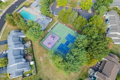 11 Seabreeze Square, Freehold, NJ 07728