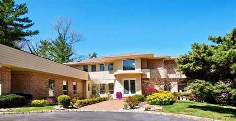 110a WINDSOR GATE, Great Neck, NY 11020