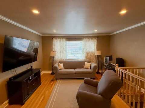 198 Pompeii Avenue, Hollis, NY 11423