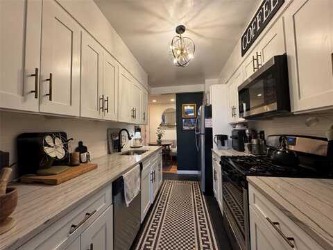 25 W Broadway W, Long Beach, NY 11561