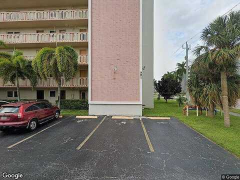 14Th, HALLANDALE BEACH, FL 33009