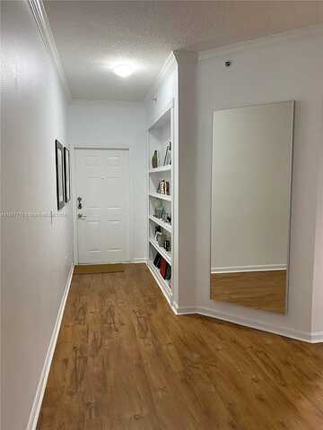 Ne 184Th St, Aventura, FL 33160