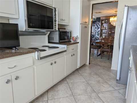 Biscayne Blvd, Aventura, FL 33160