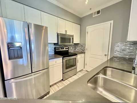E Colter Street #226, Phoenix, AZ 85016