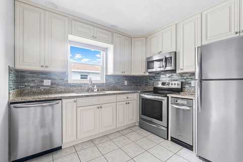 S Lakes End Dr, Fort Pierce, FL 34982