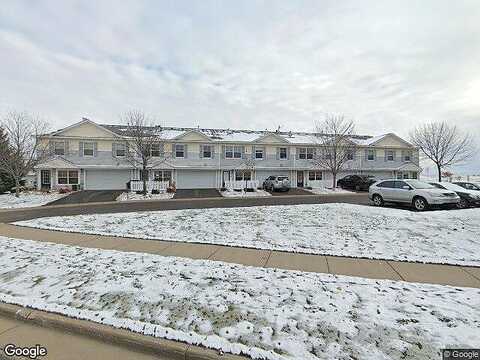 Dawes Pl, River Falls, WI 54022