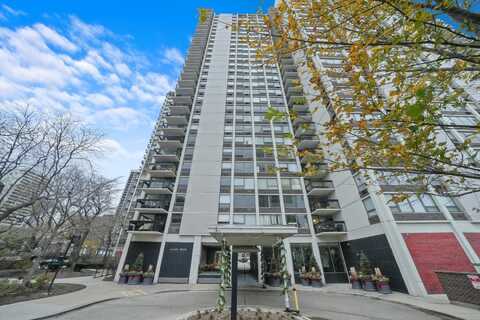 1460 N Sandburg Terrace, Chicago, IL 60610