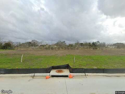 Magnolia Laurel Dr, Alvin, TX 77511