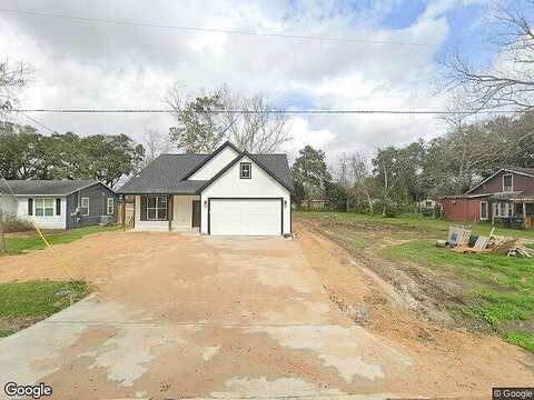 E Southland Ave, Alvin, TX 77511