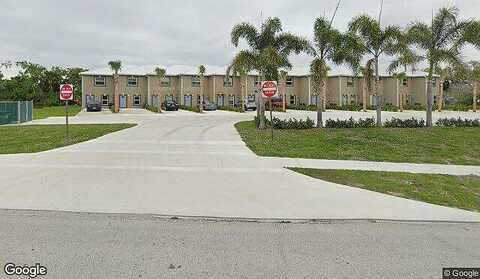 Se 8Th Ave Apt 4, Okeechobee, FL 34974