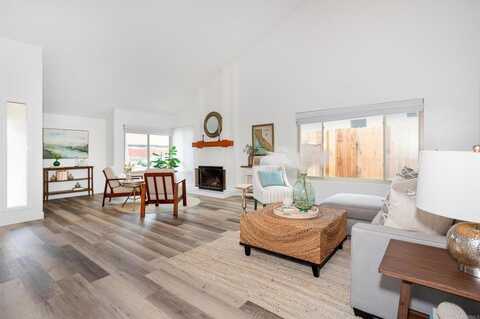 209 Rodney Avenue, Encinitas, CA 92024