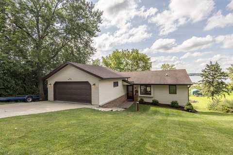 N39W27383 Hillside Grove Road, Pewaukee, WI 53072