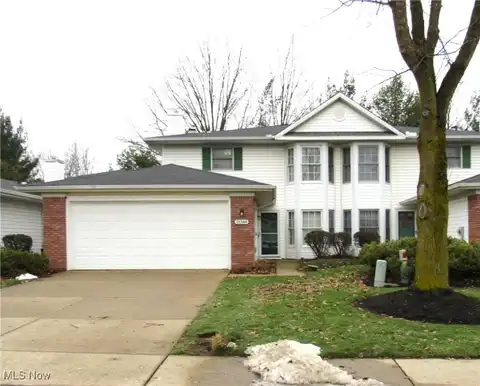 18344 Woodside Crossings S, Strongsville, OH 44149
