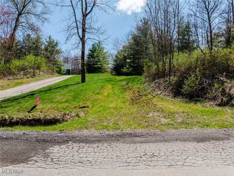 5742 Hilltop Drive, Strasburg, OH 44680