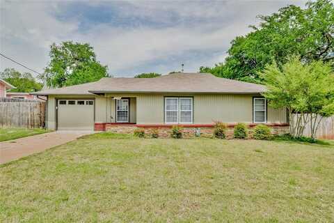 110 W Doyle Street, Granbury, TX 76048