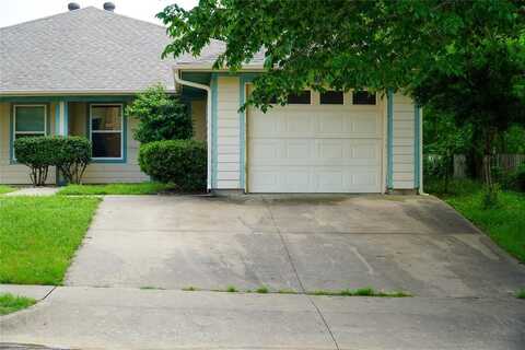 207 W Hillcrest Street, Keene, TX 76059