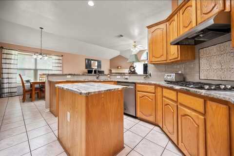 5 Churchill Court, Mansfield, TX 76063