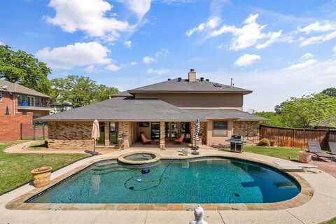 2104 Hillridge Court, Arlington, TX 76012