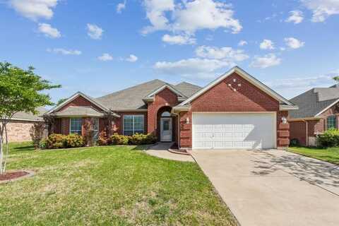 512 Willowview Drive, Saginaw, TX 76179