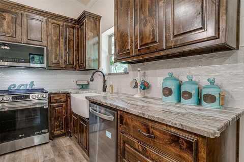313 Broken Rd Road, Perrin, TX 76486