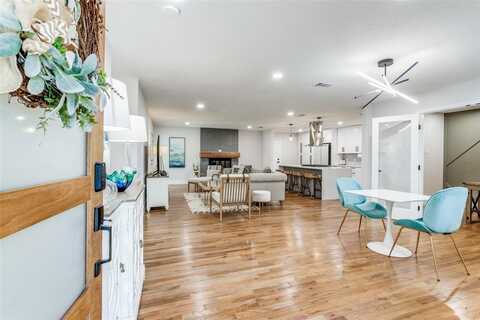 2537 Fenestra Drive, Dallas, TX 75228