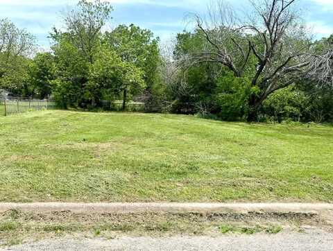 205 W Houston Street, Bowie, TX 76230