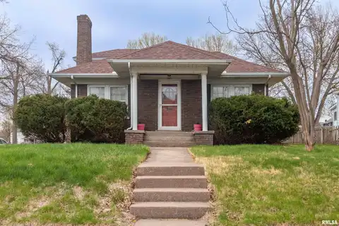 2671 MAIN Street, Davenport, IA 52803