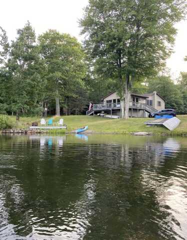 1807 W Mountain Lake Drive, Bear Creek Township, PA 18702