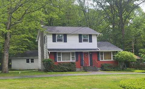 7425 W Dogwood Lane, Cresco, PA 18326